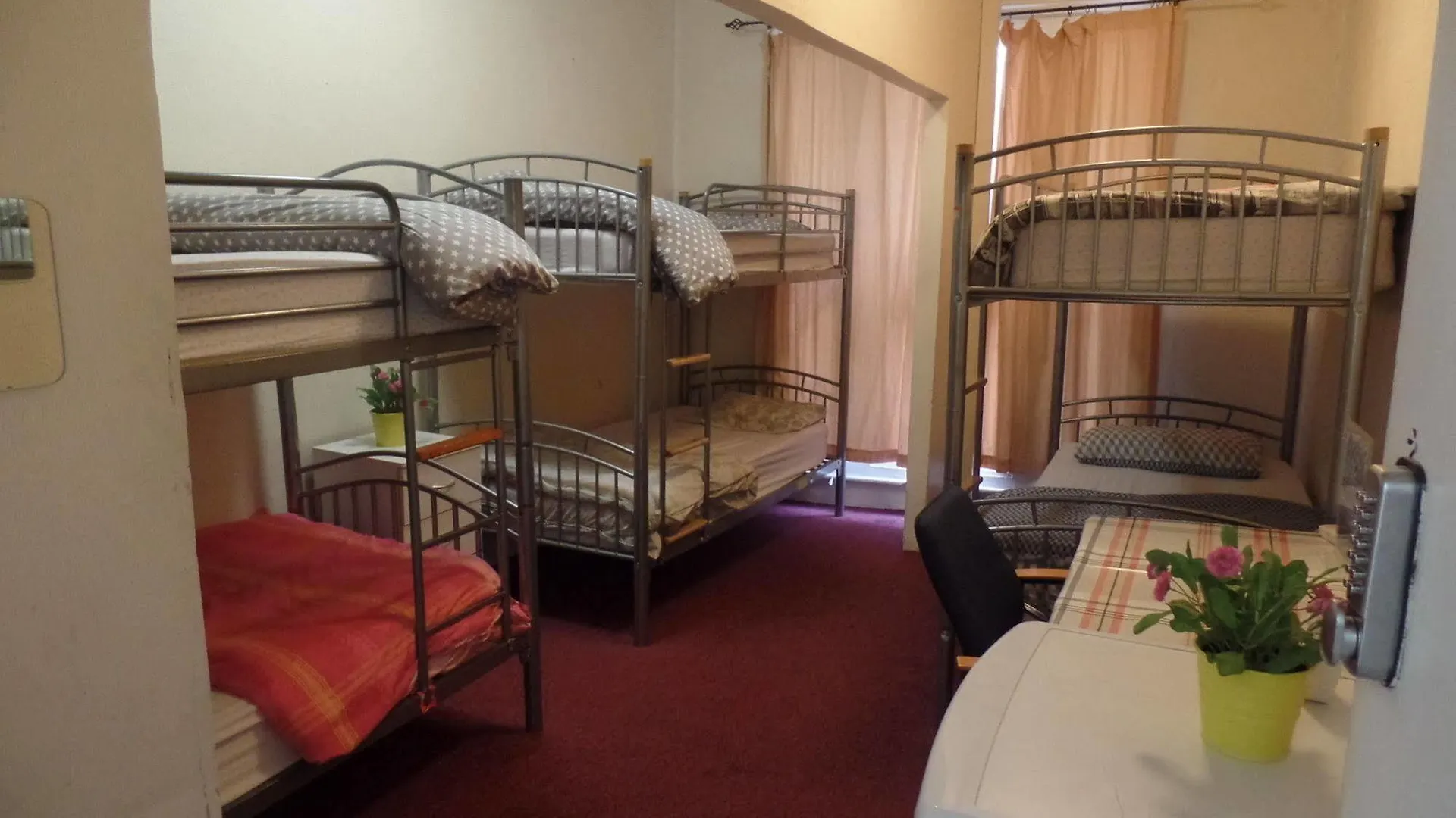 Quickie Accommodation London Hostel